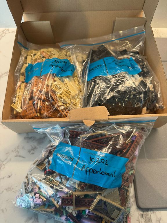 LEGO Creator Expert The Friends Apartments, réf. 10292 – Image 2